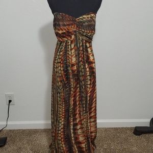 Maxi tube dress that you can add straps too.